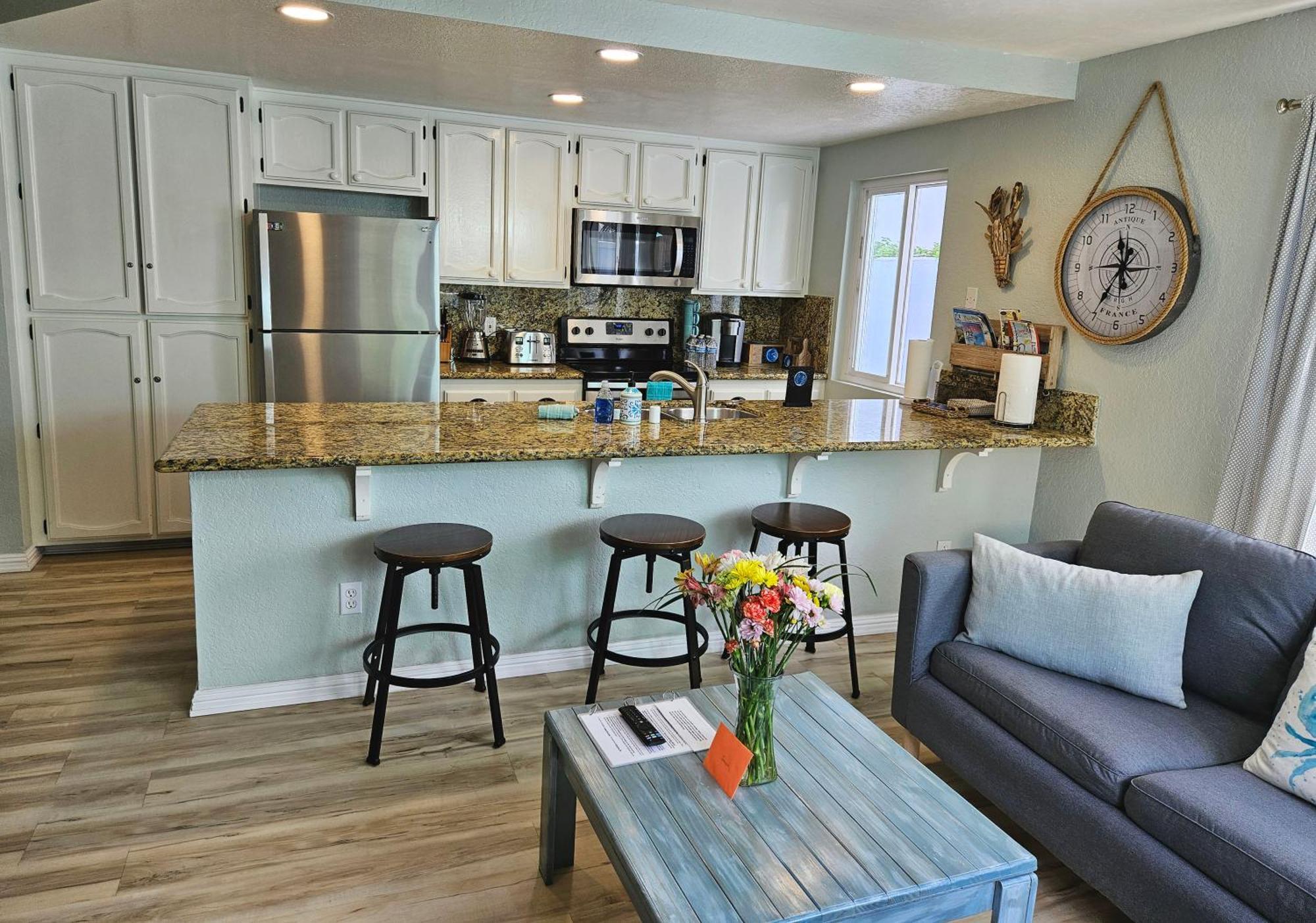 Luna Azul, Cozy Condo Only Steps To Mission Beach! Free Internet Сан Диего Екстериор снимка
